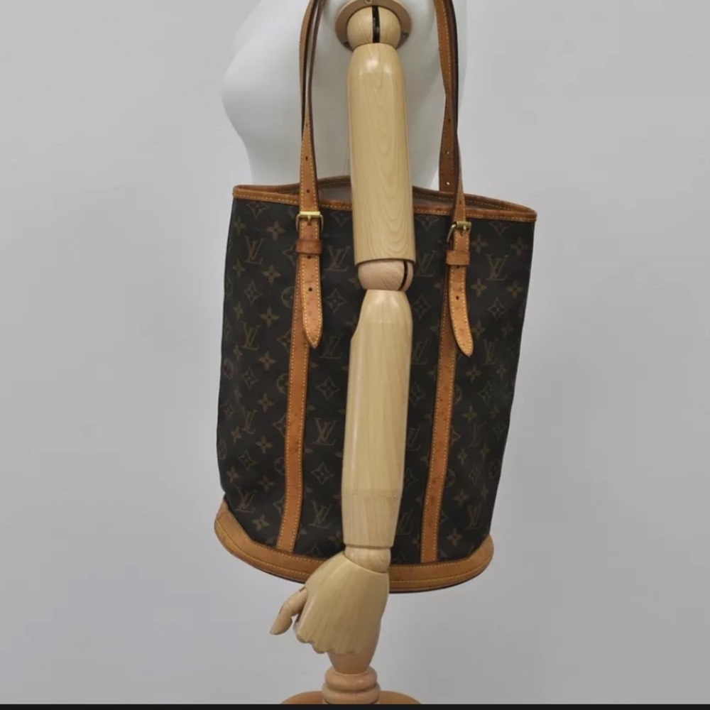 Authentic Louis Vuitton Bucket GM Shoulder Bag